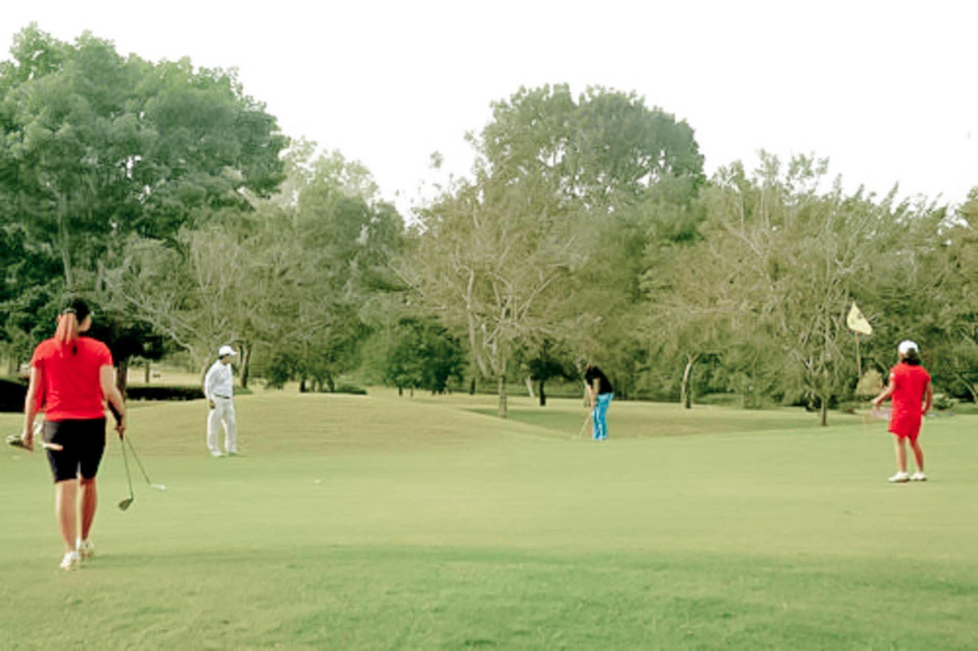 Bdb Darulaman Golf Resort Alor Setar Ngoại thất bức ảnh